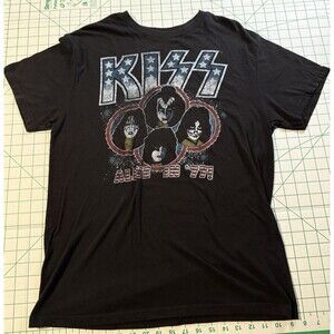 Kiss Alive in '77 Shirt Youth XL Rock N Roll Classic